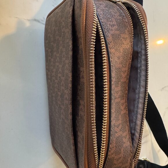 Karl Lagerfeld Camera Bag - Picture 3 of 5